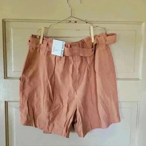 NWT Nine West High-Waisted Paperbag Utility Shorts "Mocha Frosting" Size M - Picture 6 of 7